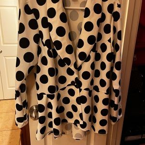 1X Polka dot high low blazer